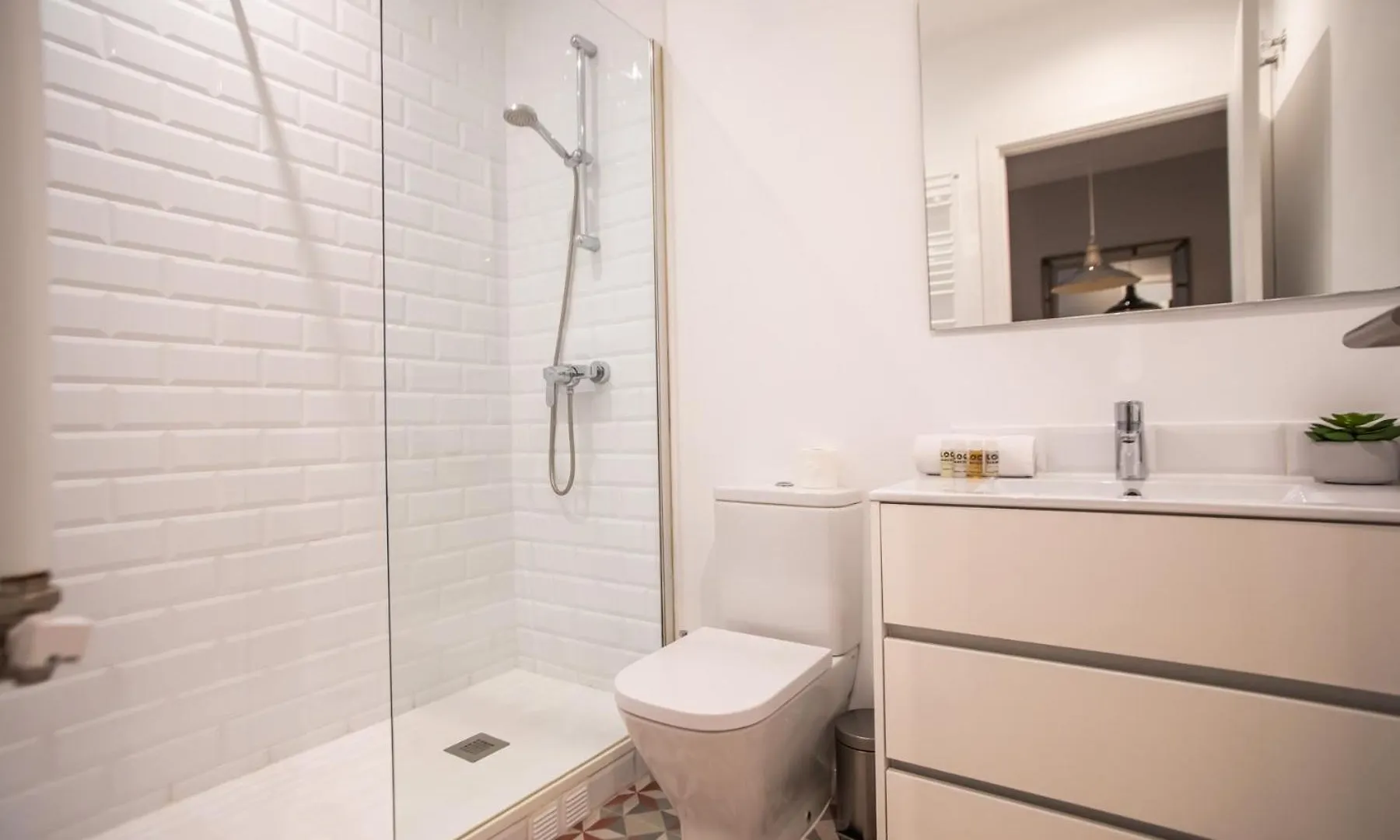 B3Mal1081- New 2Br Flat With Private Terrace Apartment Barcelona Spain